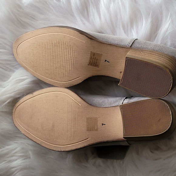 Seychelles soft gray suede leather booties. Size 7 - Picture 10 of 10